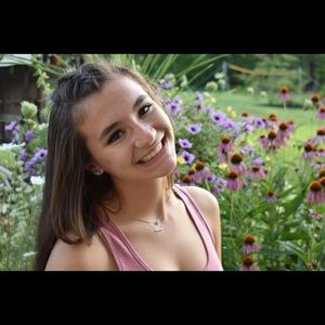 Meet your Posher, Claire